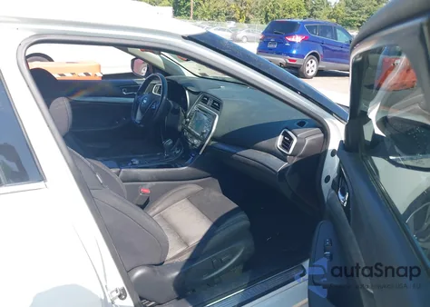 2017 Nissan Maxima 3.5 Platinum/3.5 S/3.5 Sl/3.5 Sr/3.5 Sv z USA, uszkodzony, nr VIN 1N4AA6AP4HC377818